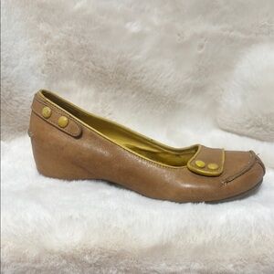 Miz Mooz Tan and Yellow Flats with Classic Design